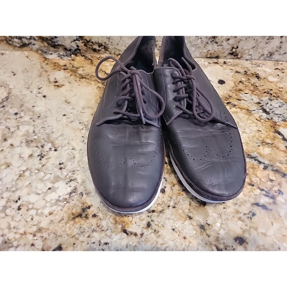 Ugg Men's US 12 Brown Leather Driving Casual Shoes Lace Up loafers.   Read